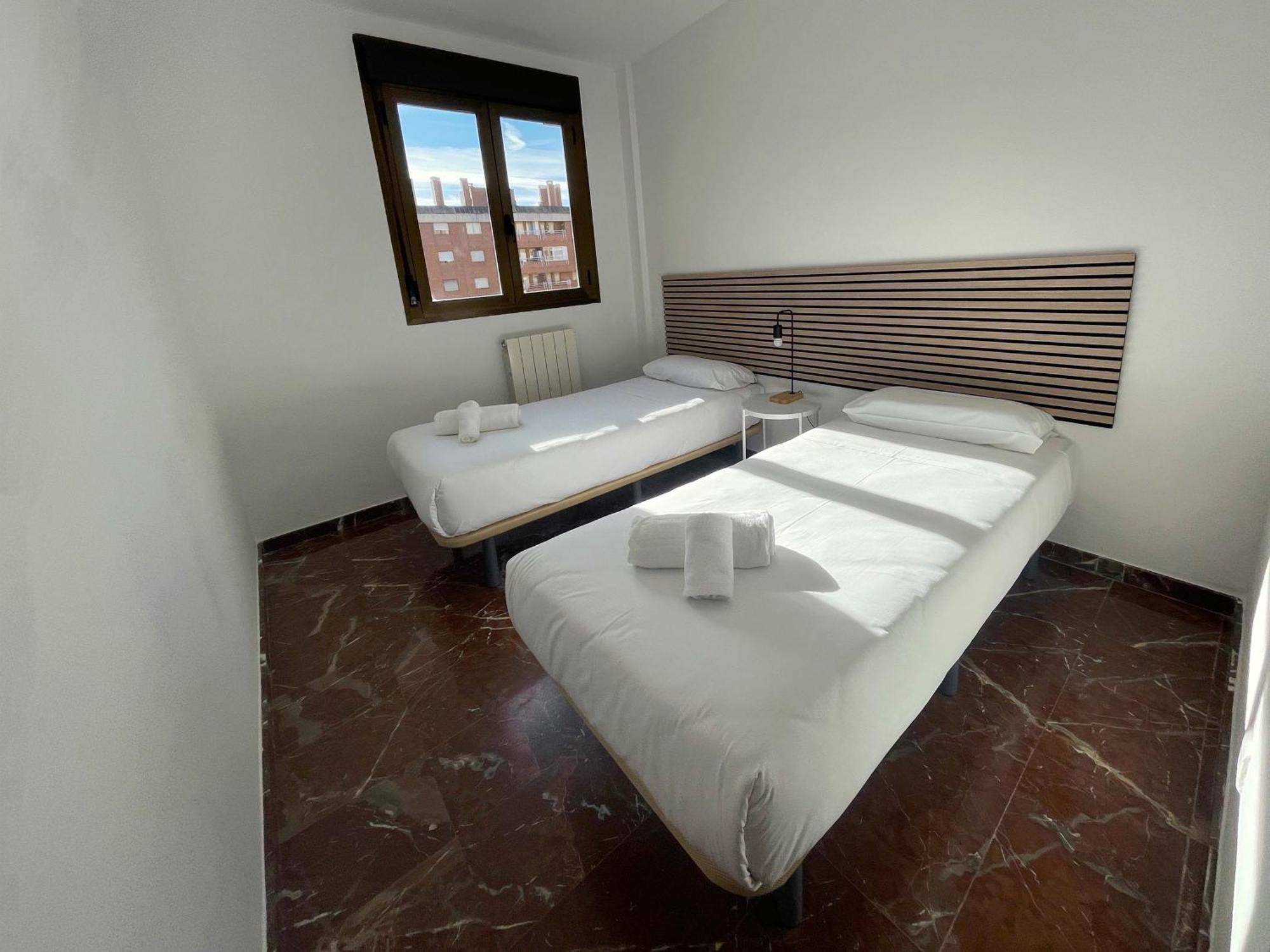 Apartamentos El Pilar Suites 3000 Zaragoza Exterior photo