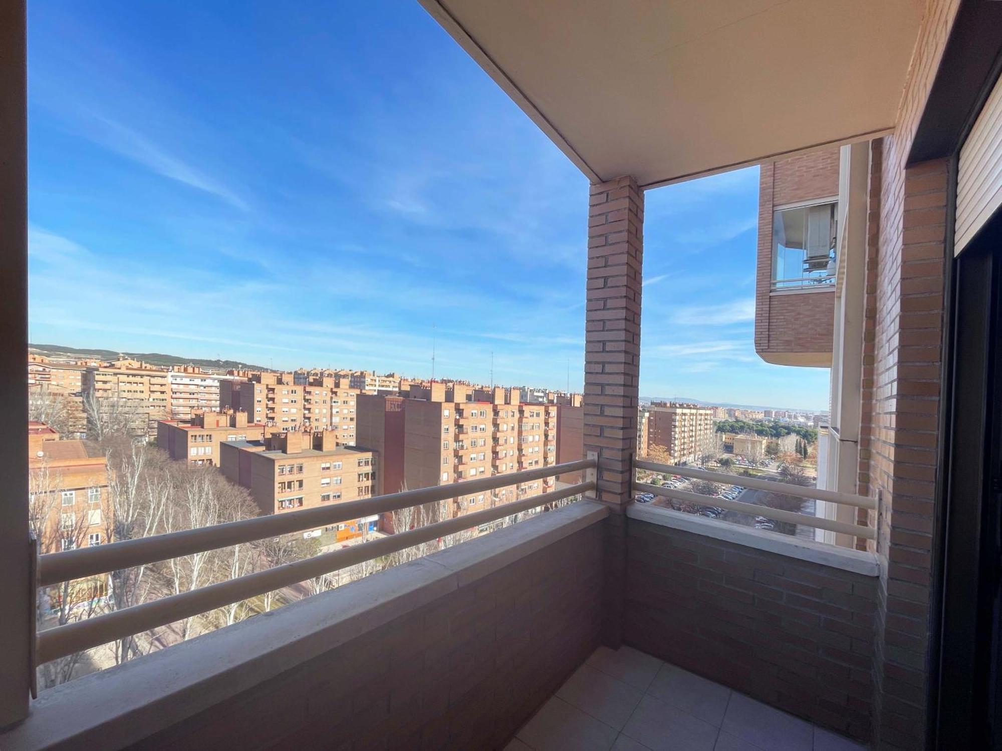 Apartamentos El Pilar Suites 3000 Zaragoza Exterior photo